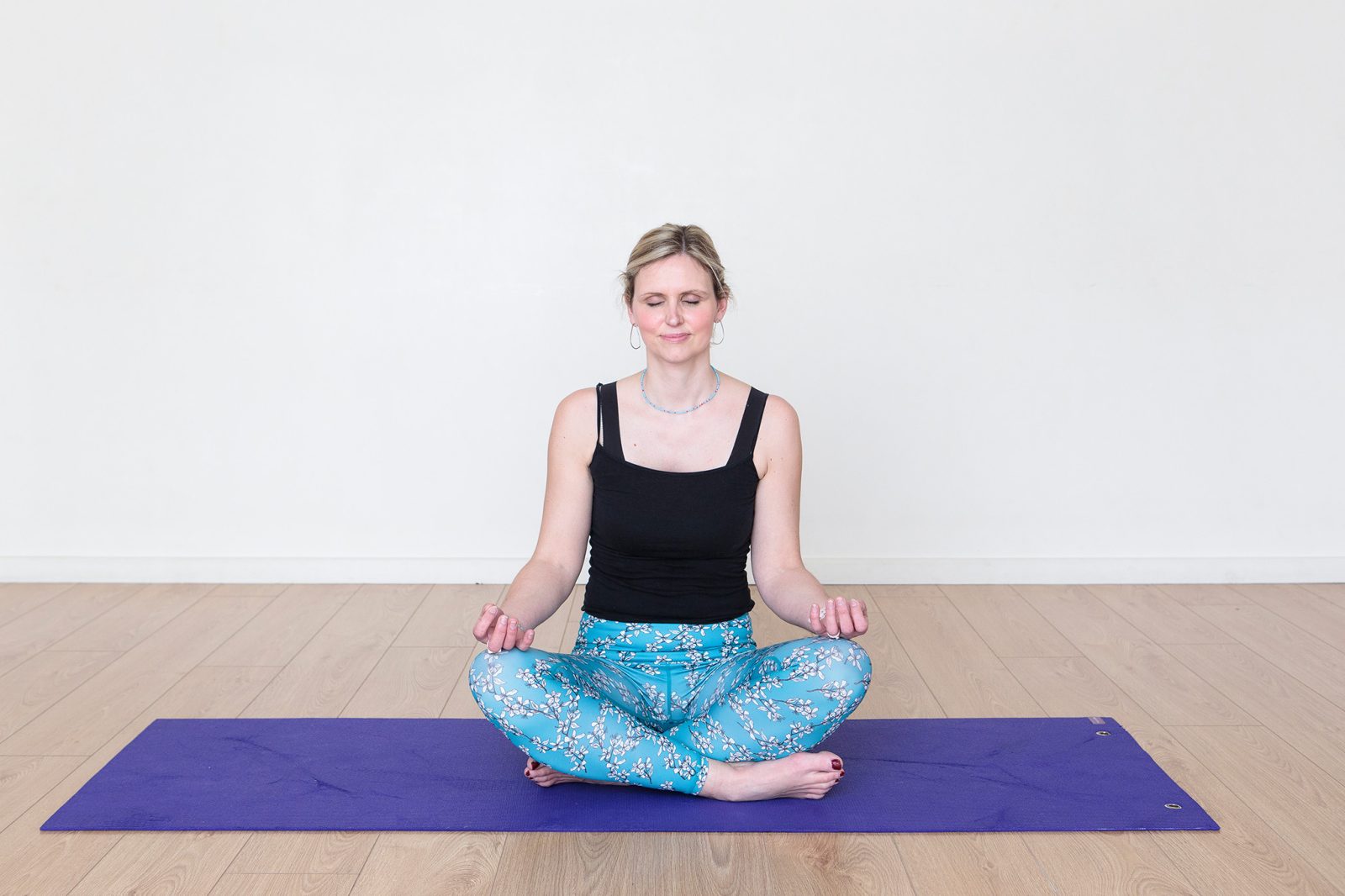 Diana Sukhasana467 A5411